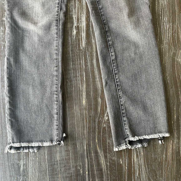 Pilcro Parallel mid-rise ankle fringe jeans, gray wash, size 26W - Picture 6 of 6